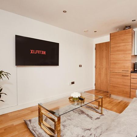 King Deluxe City Apt Large Balcony& Free Parking! Λιντς Εξωτερικό φωτογραφία