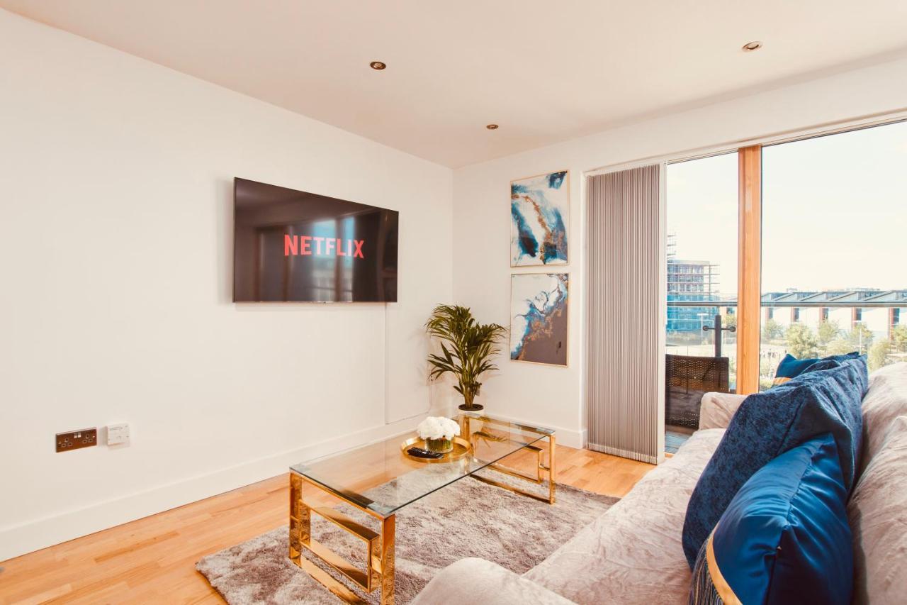 King Deluxe City Apt Large Balcony& Free Parking! Λιντς Εξωτερικό φωτογραφία