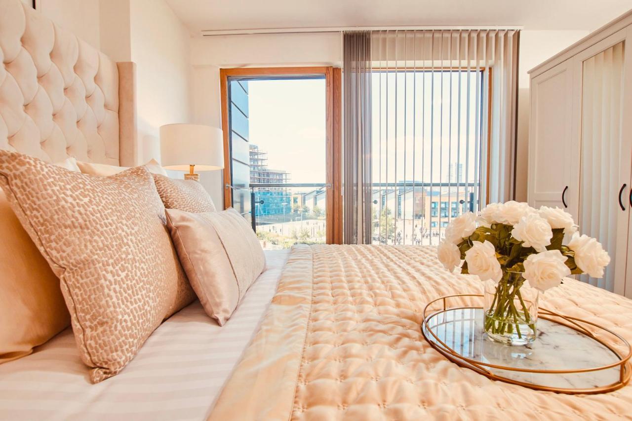 King Deluxe City Apt Large Balcony& Free Parking! Λιντς Εξωτερικό φωτογραφία