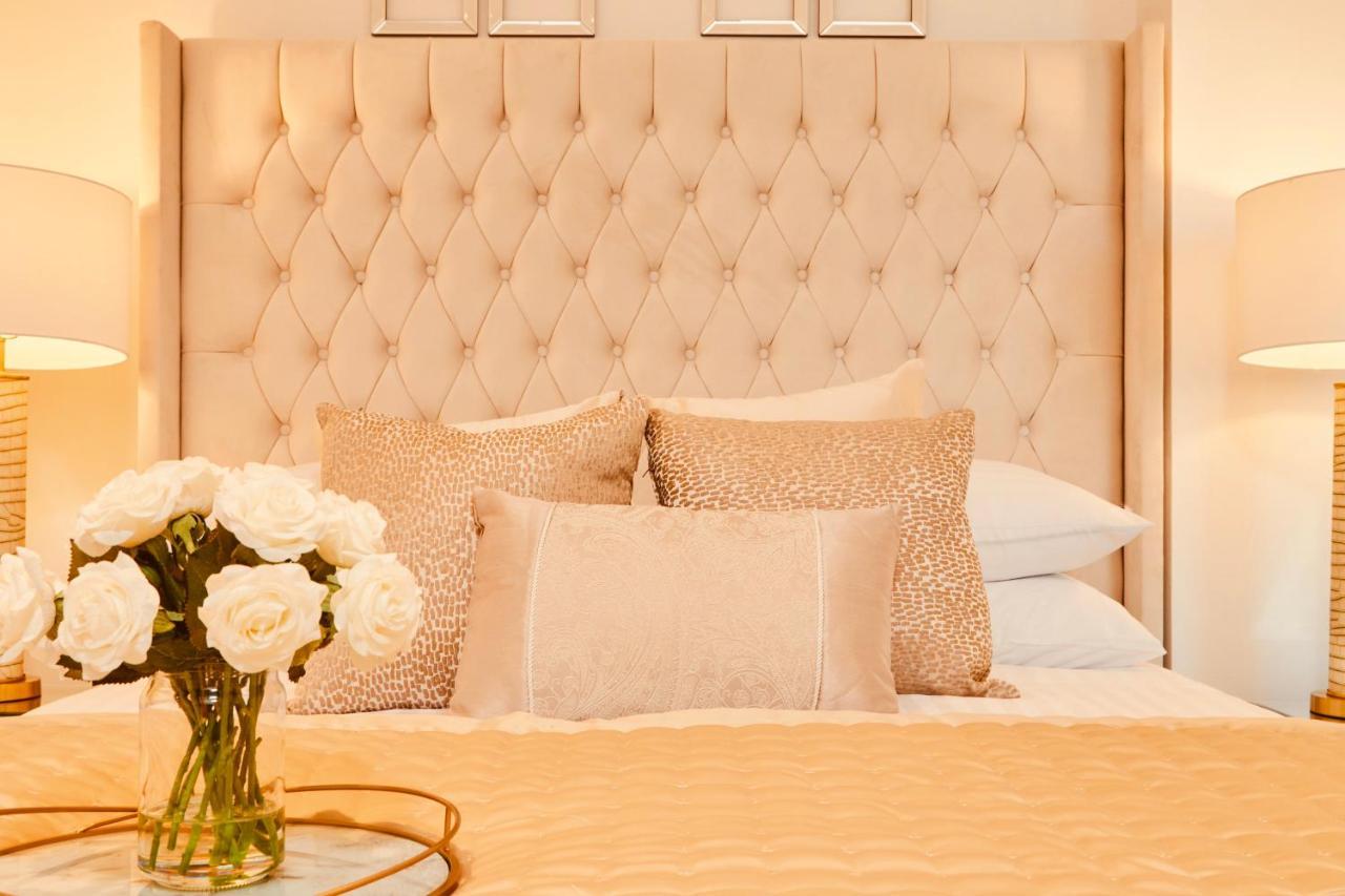 King Deluxe City Apt Large Balcony& Free Parking! Λιντς Εξωτερικό φωτογραφία