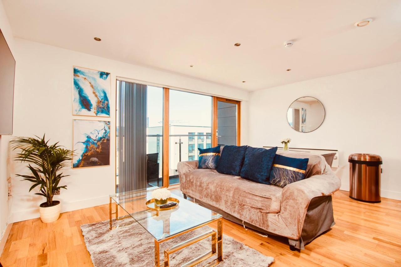 King Deluxe City Apt Large Balcony& Free Parking! Λιντς Εξωτερικό φωτογραφία