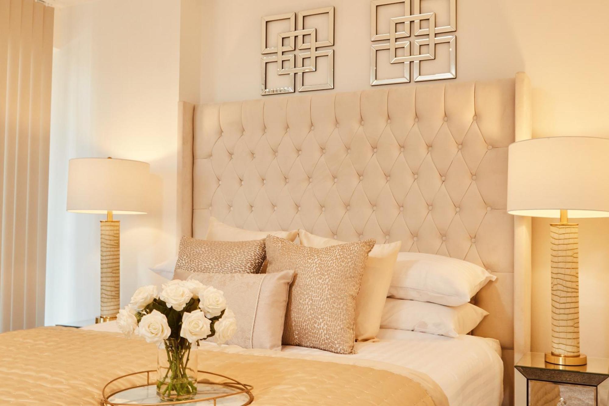 King Deluxe City Apt Large Balcony& Free Parking! Λιντς Εξωτερικό φωτογραφία